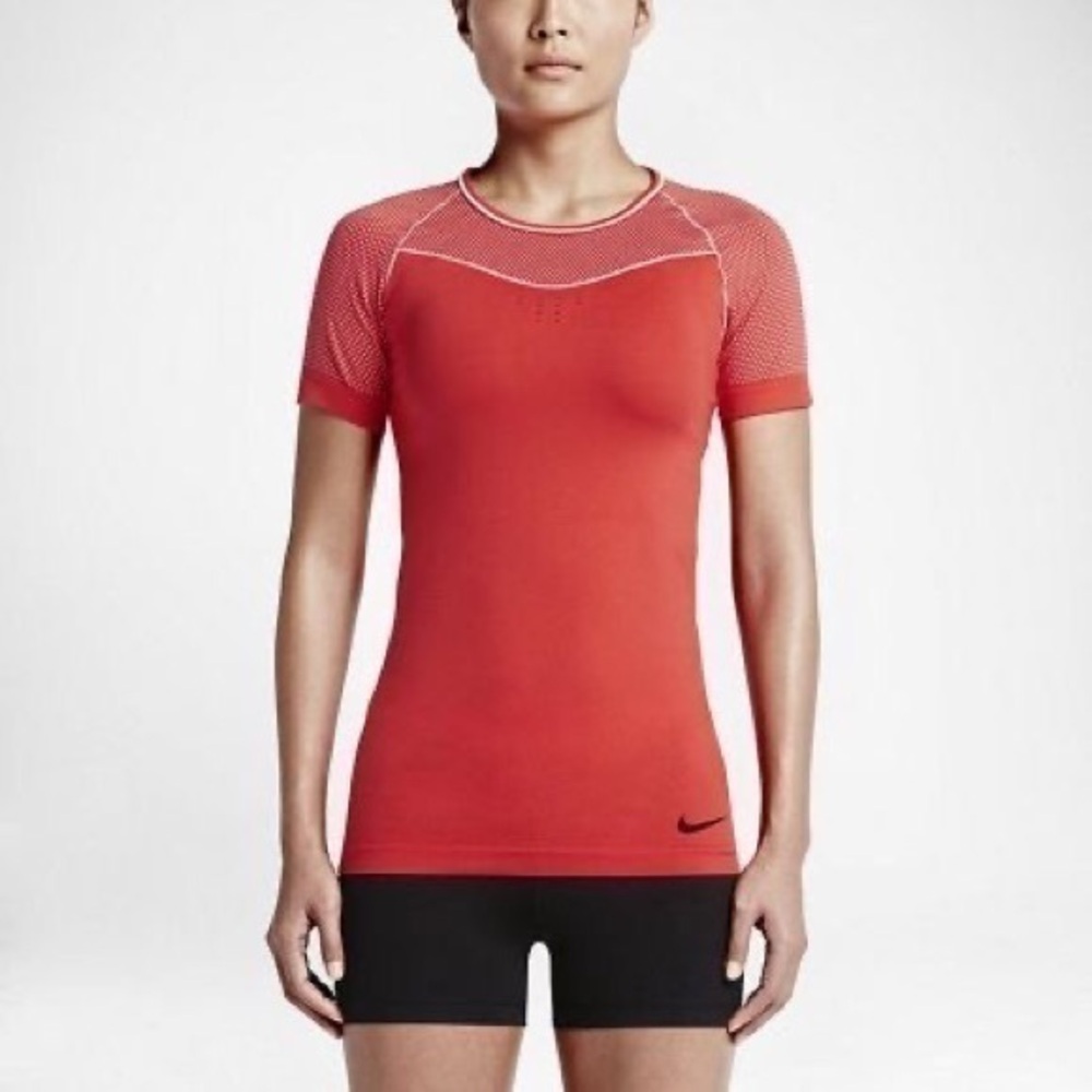 Nike Pro Hypercool Limitless Neon Orange Short Sleeve Shirt Women’s size Small